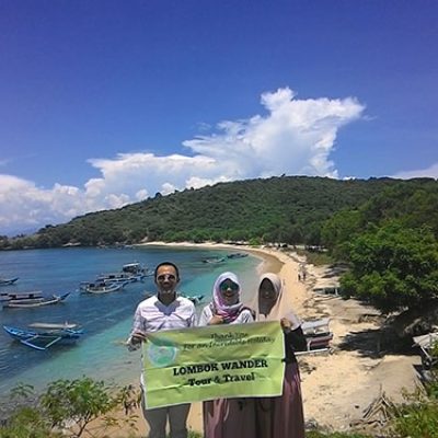 Paket Tour Pantai Pink Lombok